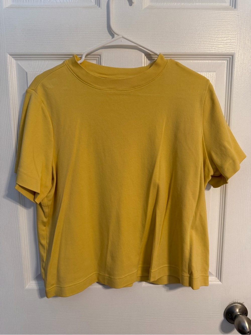 Old Navy Women’s Yellow Short-Sleeve Cropped Tee